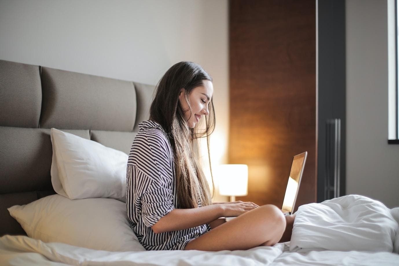 Online Dating: The Blessing or The Curse of the Modern World